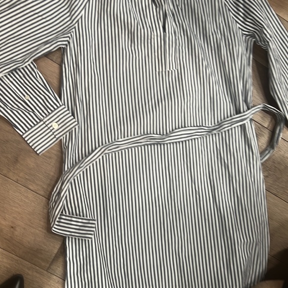 NWT gap striped midi dress, size S - Picture 2 of 4